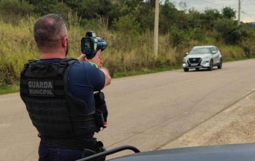 Guarda Municipal reforça fiscalização de velocidade com radar móvel em Rio do Sul