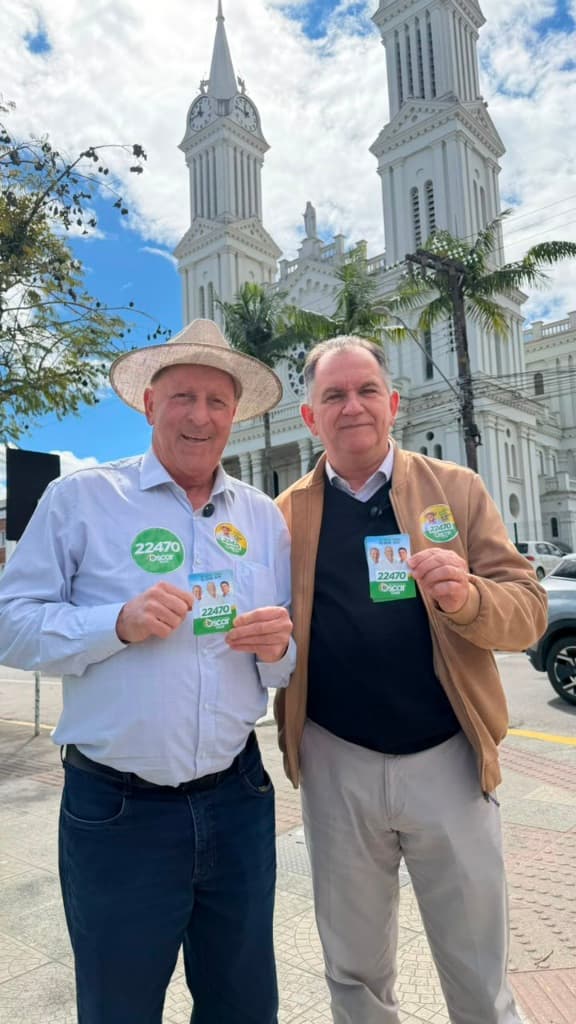 Oscar Gutz faz campanha em Rio do Sul ao lado do prefeito Manoel e da vereadora Dani Pamplona - primeira página sc